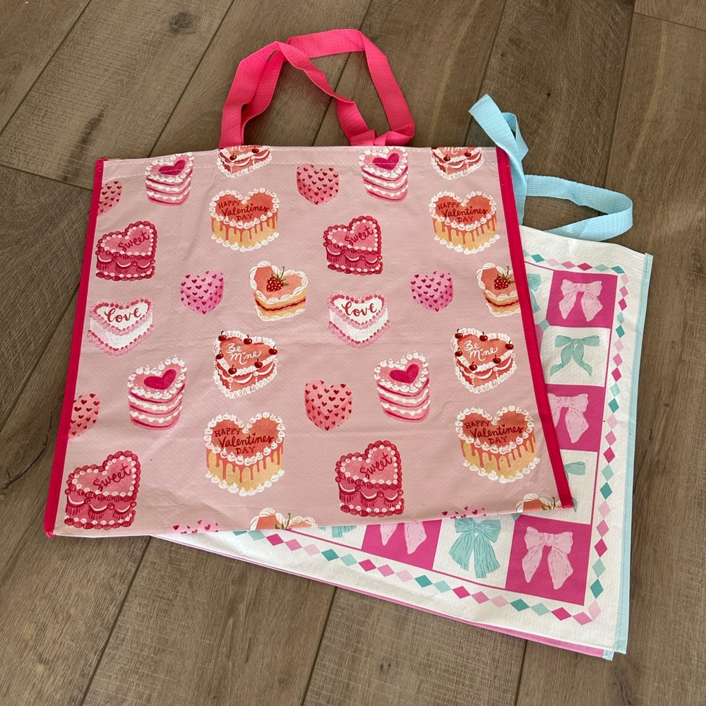 Homegoods TJMaxx Marshalls Valentines Day Vintage Heart Cake & Bow Bags NWOT